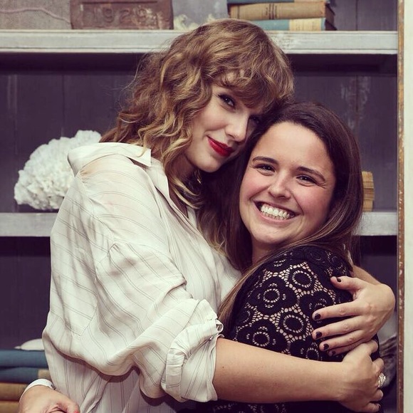 Meet your Posher, Carly - Picture 1 of 1